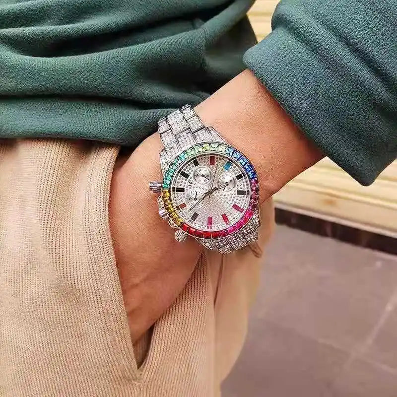 Iced Out Quarzuhr – Statement-Piece in Gold