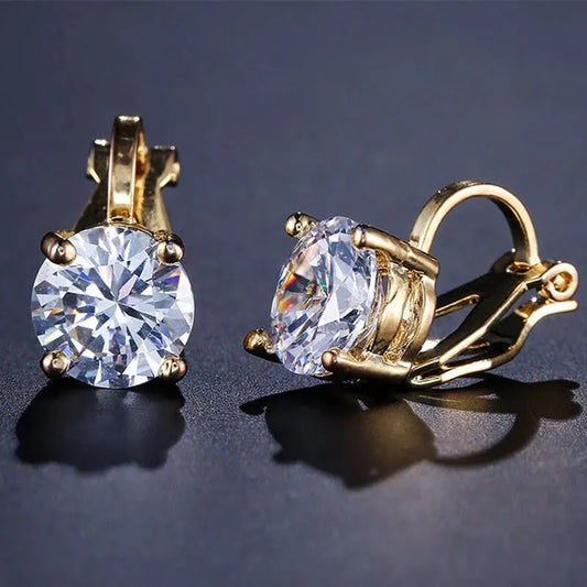 Klassische Eleganz – Goldene Zirkonia-Ohrringe