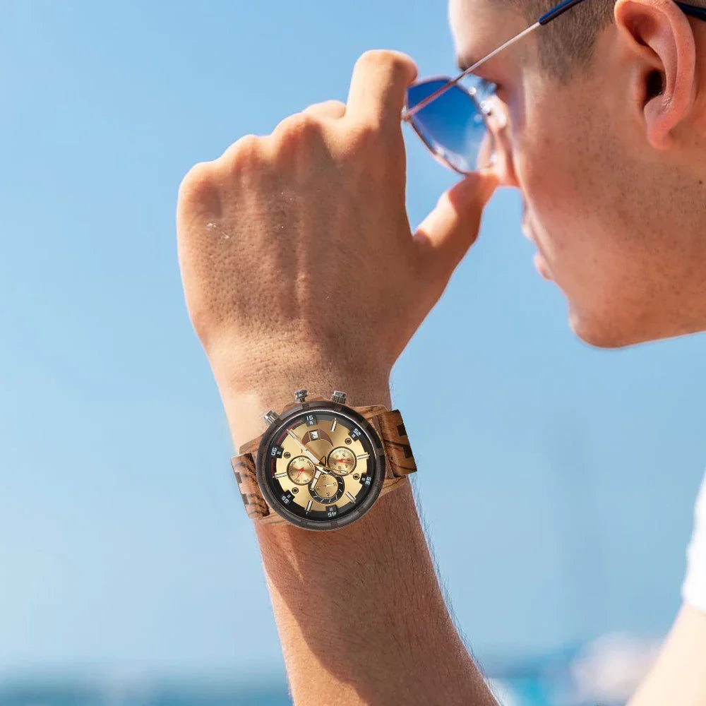 Gravierte Holzuhr für Männer – Das perfekte Geschenk