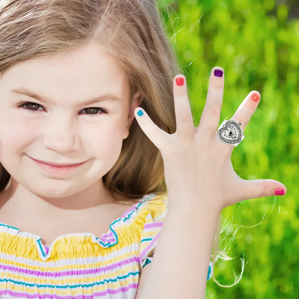 Vintage Herz Ringuhr für Damen – Retro Quarz Fingeruhr mit elastischem Armband