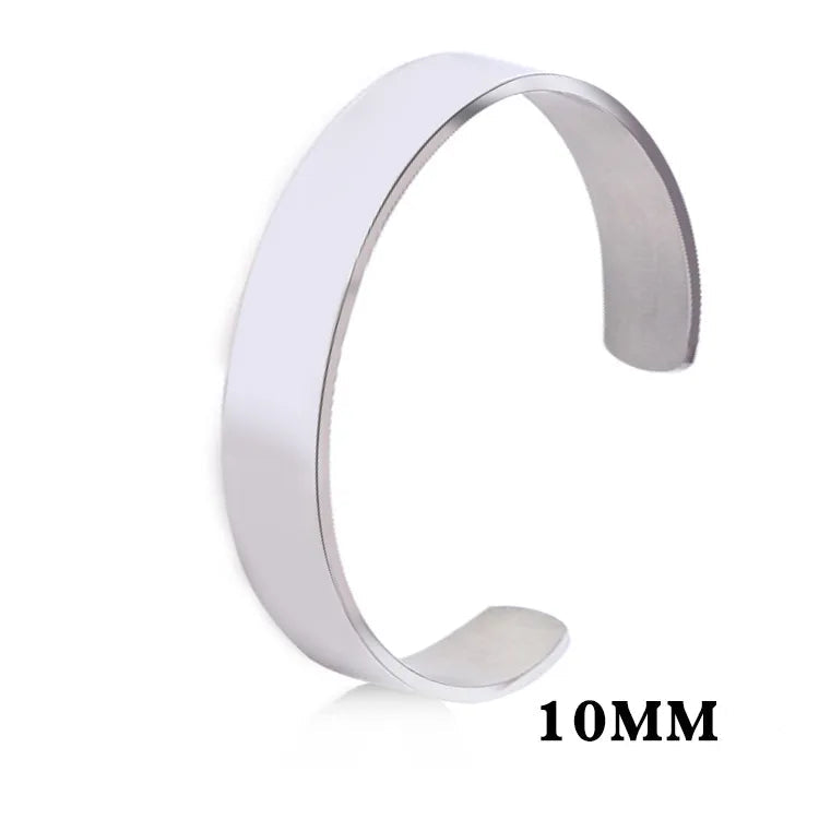 Minimalistisches Edelstahl-Manschettenarmband